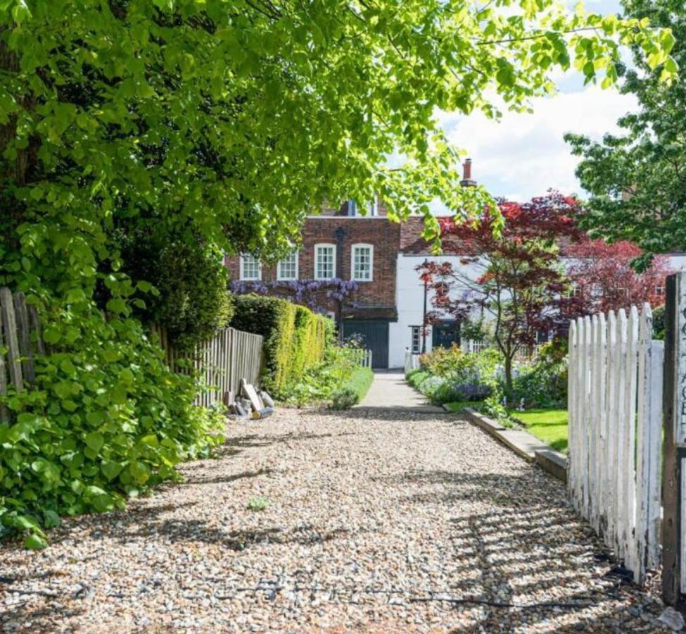 Clarendon Cottage Enfield Exterior foto